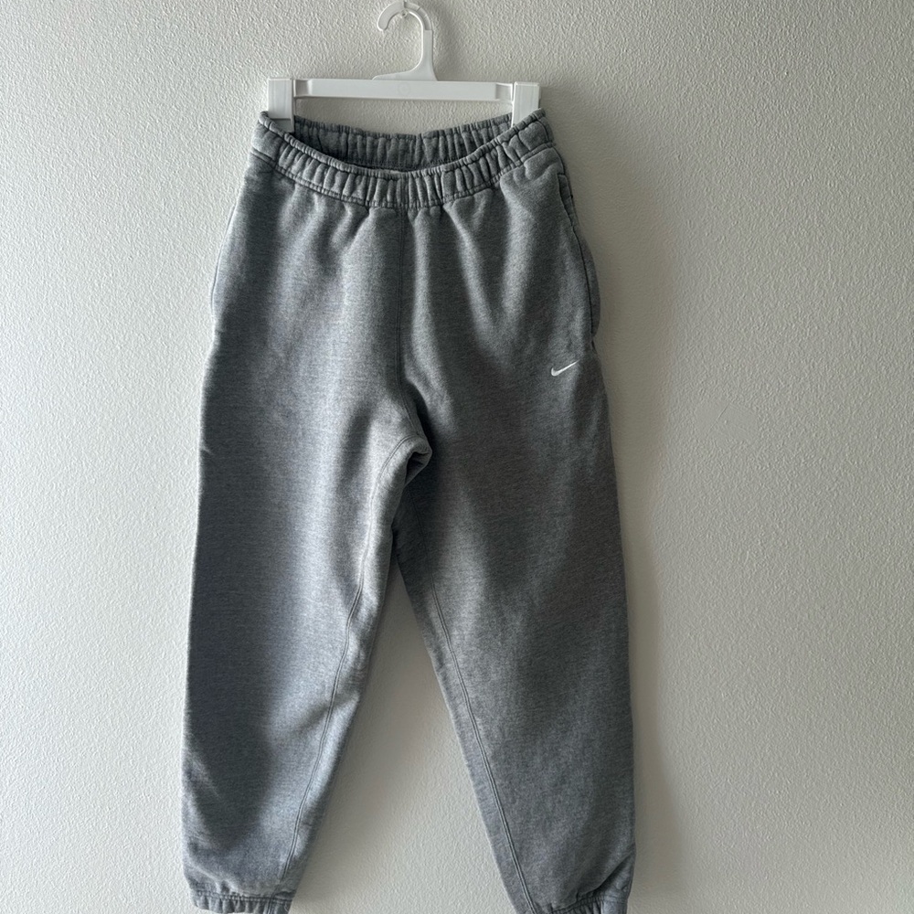 Nike Women’s Gray Sweatpants